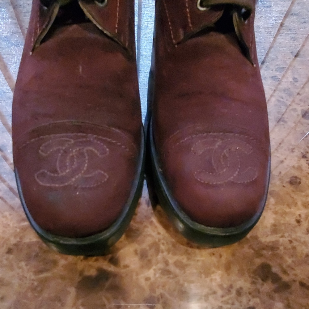 Chanel brown suede boots - Picture 2 of 4